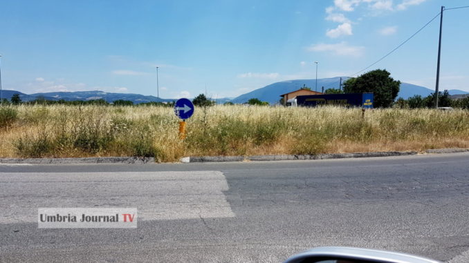 Rotatoria Ospedalicchio, vergogna, ma per piacere sistematela