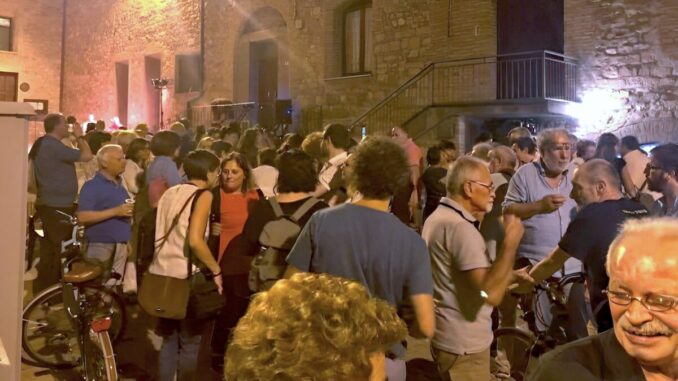 Cabaret, cinema all’aperto, concerti e tanto, è Bastia Estate a Colori