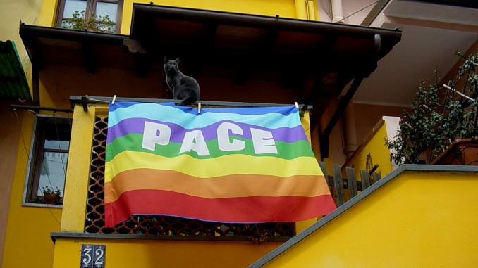 BANDIERAdellaPACEalBALCONE