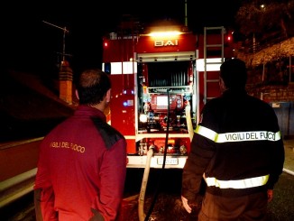 Incendio a Bastia, fiamme invadono appartamento, ragazza in ospedale