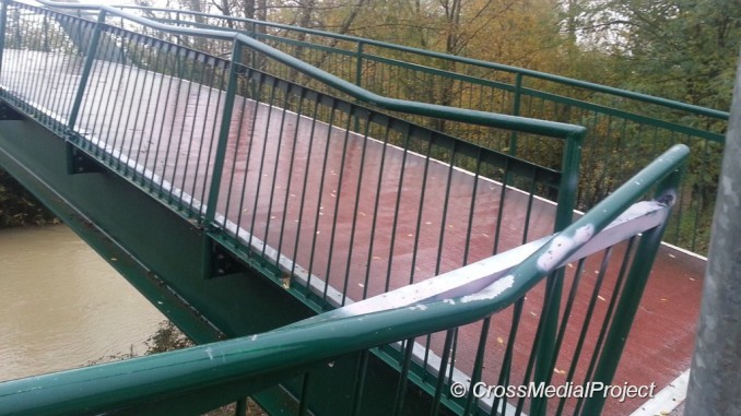 alberi-si-schiantano-ponte-percorso-verde (7)