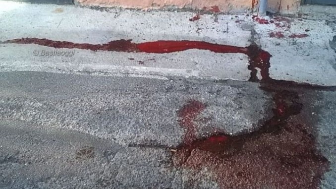accoltellamento in via san vitale