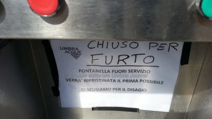 distrutta colonnina