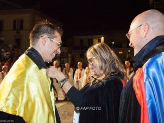 Rione Sant’Angelo sfila al Palio de San Michele "I piedi come radici, la testa come foglie”