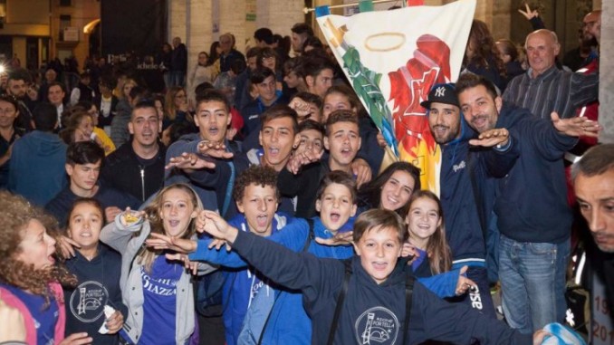 Portella vince il Mini Palio 2015, il gruppo Portella vince Mini Palio. Sale la febbre per la Lizza