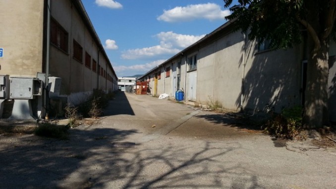 Capannoni industriali vuoti a Bastia