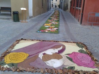 Infiorata De San Michele al Polo Giontella