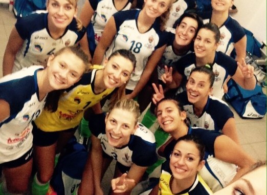 schoolvolleybastia festa dopo prima vittoria School Volley Bastia vincente contro Sacrata Civitanova