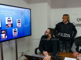 Specializzati in furti e rapine, polizia Assisi smantella banda romeni