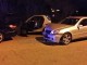 Incidente stradale di fronte piscina, due persone ferite