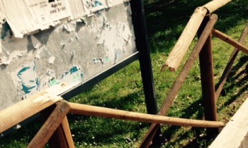 Atti vandalici ai giardini pubblici di viale Marconi