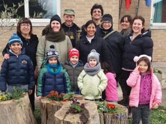 Piccoli giardinieri dell'infanzia a Costano con l'Istituto Comprensivo Bastia1 Inutile sottolineare il piacere dei bambini nel lavorare a stretto contatto con la natura