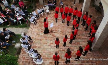 Premio Mimosa d’Oro, alla Direttrice del Coro Aurora Stefania Piccardi