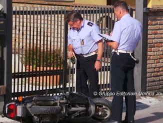 Incidente stradale in via Santa Lucia, centauro in ospedale