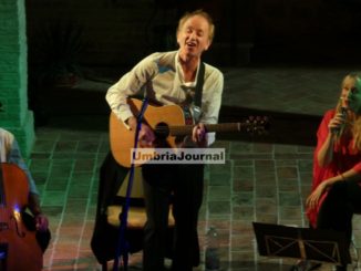 Ludo Vandeau, ieri sera al Chiostro di Bastia musica con cover d'autore