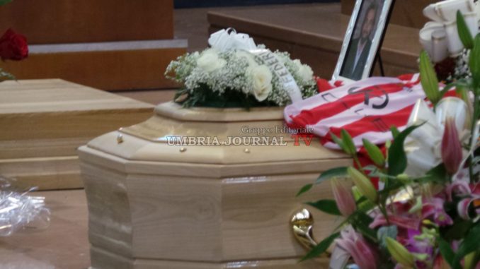 Celebrati i funerali di Domenico Pelagatti, tante le persone presenti