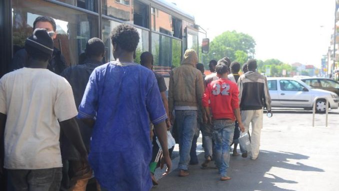 I profughi a Bastia Umbra arriveranno, ma non in quattro pullman Il numero dovrà essere definito nei prossimi giorni tra Arci e proprietario