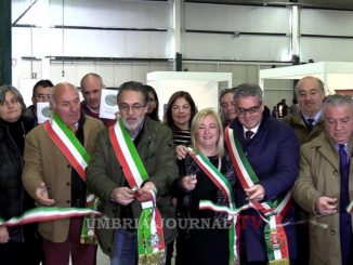 Expo Regalo, taglio del nastro per “Natale Insieme per Ricostruire”!