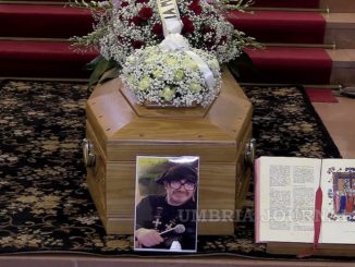 Funerali Lucio Castellini, Bastia dà l'ultimo saluto a dj Camacho