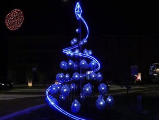 L'albero blu di Portella vince il concorso Alberti Artistici di Bastia Umbra