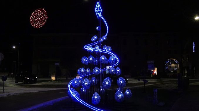 L'albero blu di Portella vince il concorso Alberti Artistici di Bastia Umbra