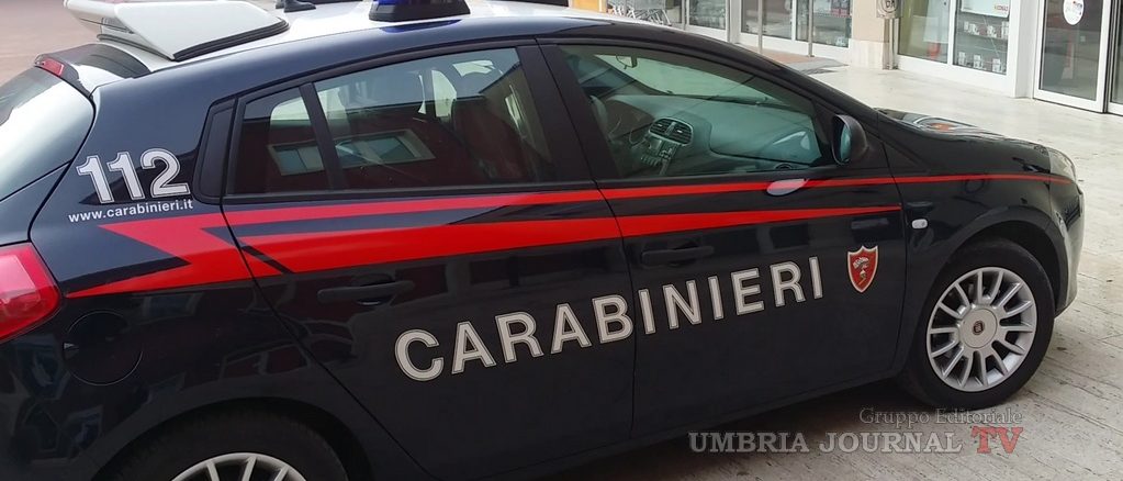 Controlli polizia locale al polo Giontella, extracomunitario reagisce ad agente, due feriti