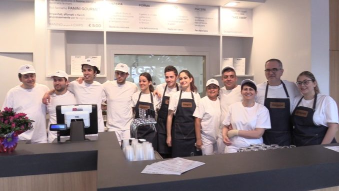 Gargotta aperto anche a pranzo, nuovo punto vendita in via delle Nazioni a Bastia Umbra [FOTO]