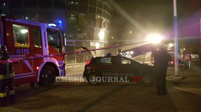 Incendio al Kiclub di Bastia Umbra, vigili del fuoco sul posto [FOTO]
