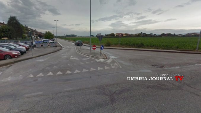 Picchiata donna di colore in pieno giorno a Bastiola di Bastia Umbra