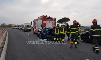 Incidente sulla 75 Centrale Umbra, tragedia sfiorata, tre veicoli coinvolti e 6 feriti, uno grave