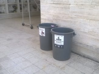 Cimitero di Bastia Umbria, raccolta differenziata dei rifiuti