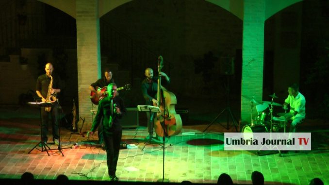 Viaggio musicale di musica classica con Nicola Gasbarro ad Acoustic Rocca Festival