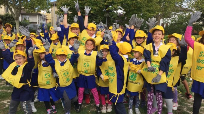 Puliamo il mondo, gli alunni della Primaria hanno ripulito il Parco di XXV Aprile