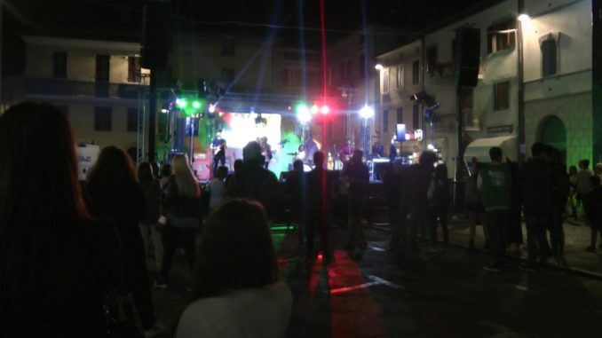 Concerto in piazza per PaliOpen, Suor Noemi, musica alta ha creato problemi