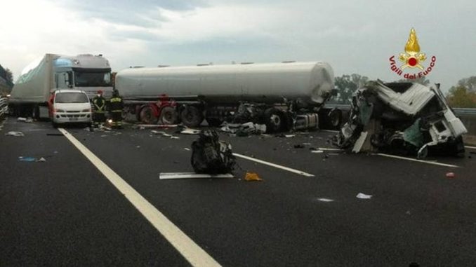 incidente-a14 Incidente stradale su A14, coinvolto mezzo di proprietà azienda hinterland Bastiolo