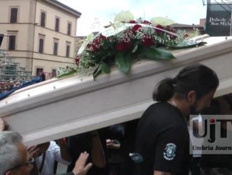 Applausi e il rombo delle moto per l'ultimo saluto di Simone Didò Brozzetti