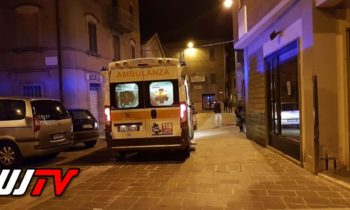 Bastia Umbra, scivola dalla gronda e si schianta a terra, romeno in ospedale