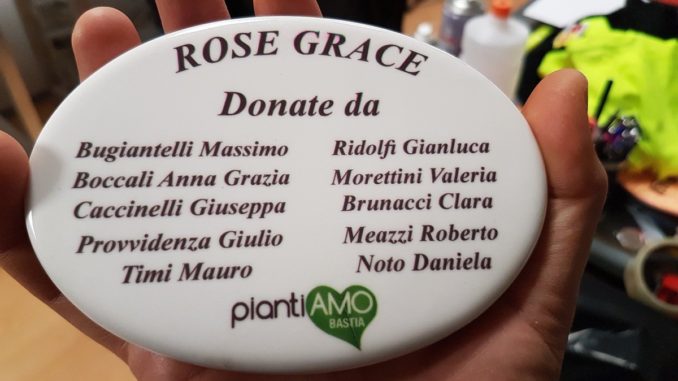 PiantiAmo Bastia, abbiamo ritirato le targhe e vi aspettiamo domani