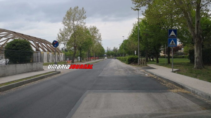 File di auto in via Vettore, cantiere non del Comune, ora tutto risolto