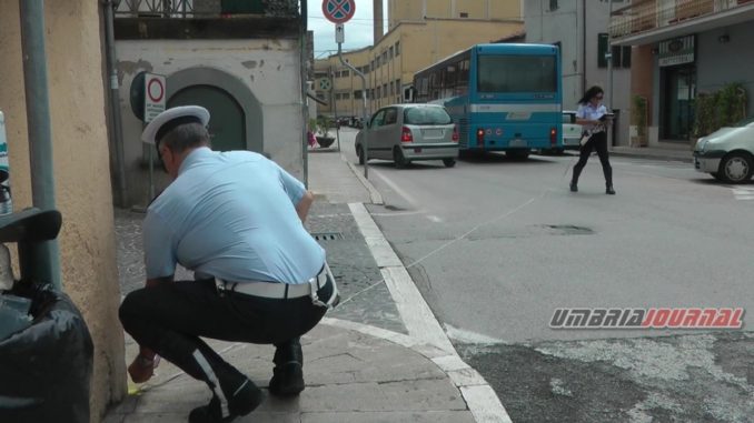 Incidente a Bastia tra pullman e auto, a due passi dal centro, nessun ferito