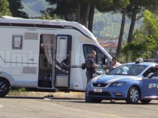 Sgomberata area rom a Bastia Umbra, c'era anche 44enne più volte denunciata