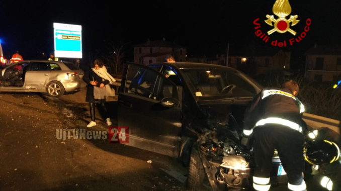Tamponamento nella notte, incidente sulla 75 Centrale Umbria, feriti lievi