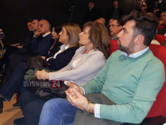 Centrosinistra ha presenta il candidato Lucio Raspa al Cinema Esperia