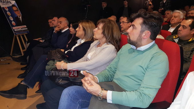 Centrosinistra ha presenta il candidato Lucio Raspa al Cinema Esperia