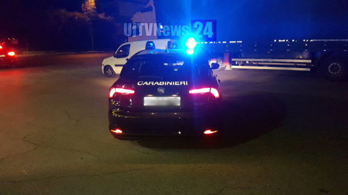 Sorpasso azzardato senza patente e dà false generalità, arrestato pregiudicato