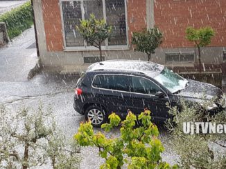 Maltempo, tempesta di grandine a Bastia Umbria, automobilisti colti di sorpresa