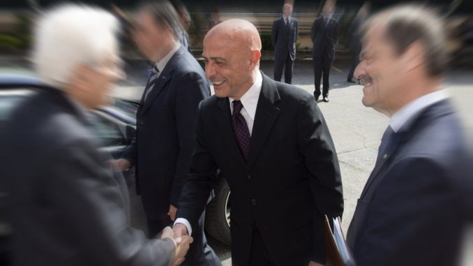 Marco Minniti 22 maggio a Bastia Umbra, l'ex ministro a sostegno di Raspa