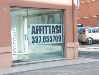 Più di 40 saracinesche abbassate, è allarme nel centro città