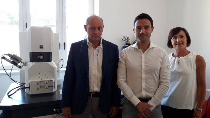 Amianto ora c'è un microscopio elettronico a scansione a Bastia