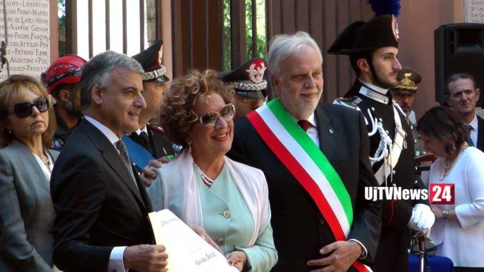 Consegnata onorificenza Cavaliere della Repubblica a Rosella Aristei